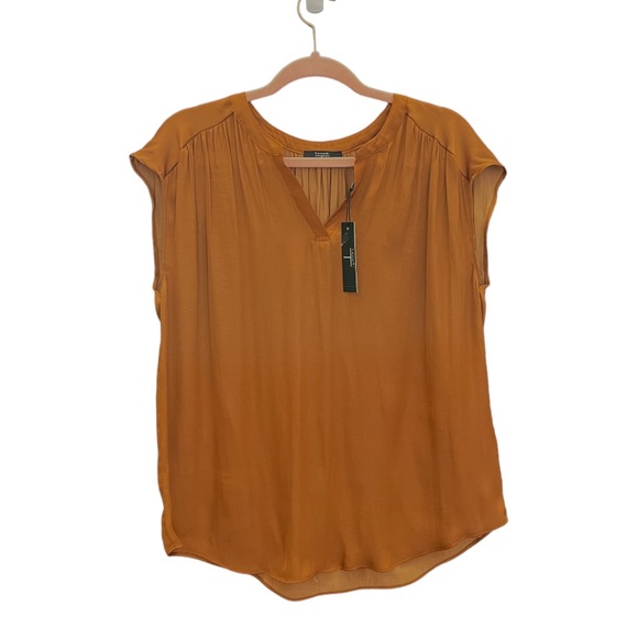 T Tahari Split Neck Top in Toffee Camel - Size Small - NWT - Picture 2 of 3